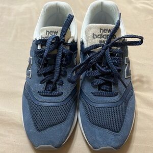 NEVER BEEN WORN!! New Balance 997H athletic shoes